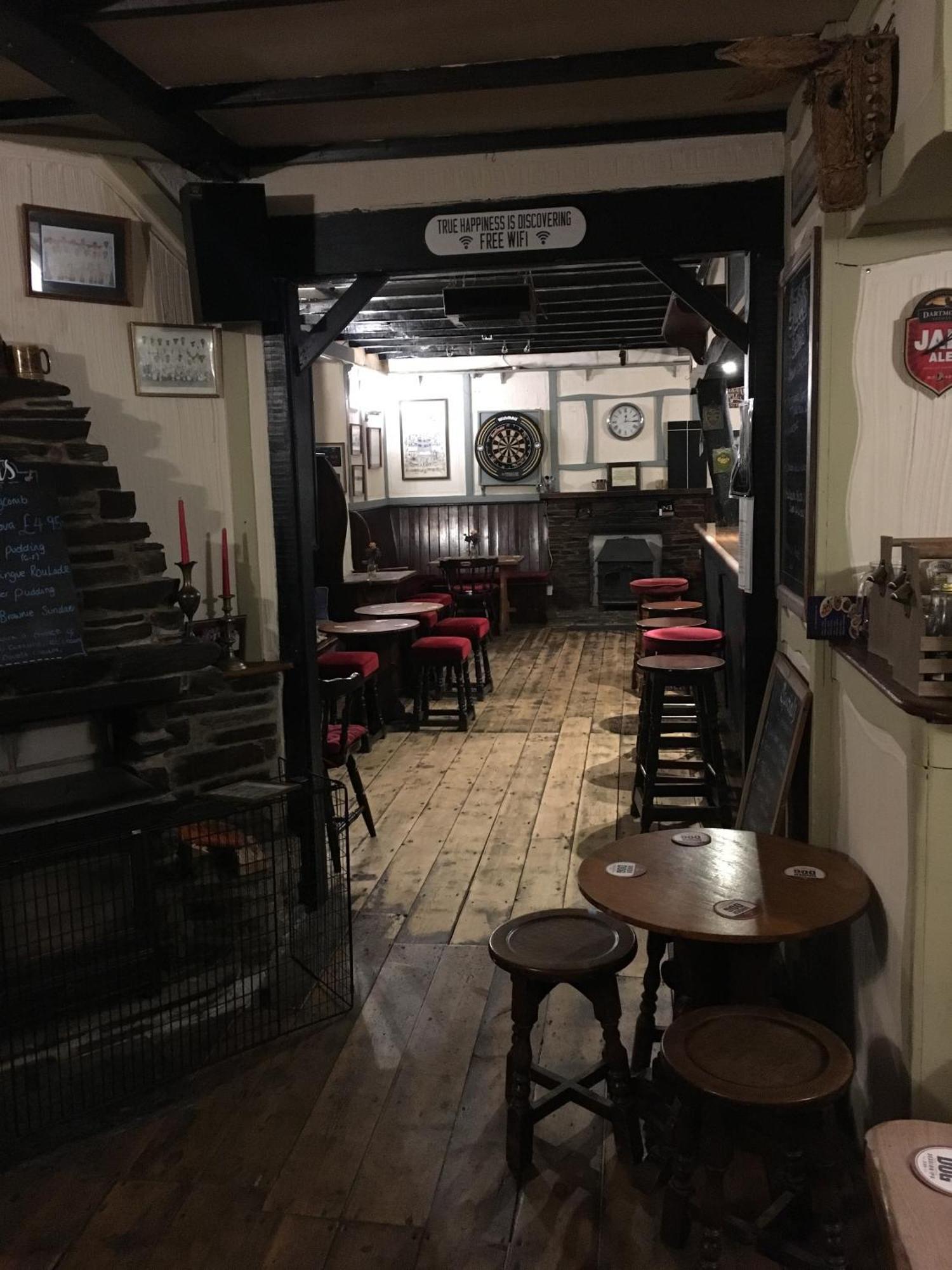 Lewdown Blue Lion Inn מראה חיצוני תמונה